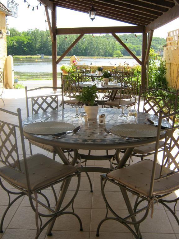 Le Barrage Mauzac-et-Grand-Castang Bagian luar foto